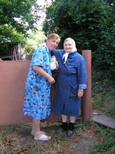 Бабушка и соседка    